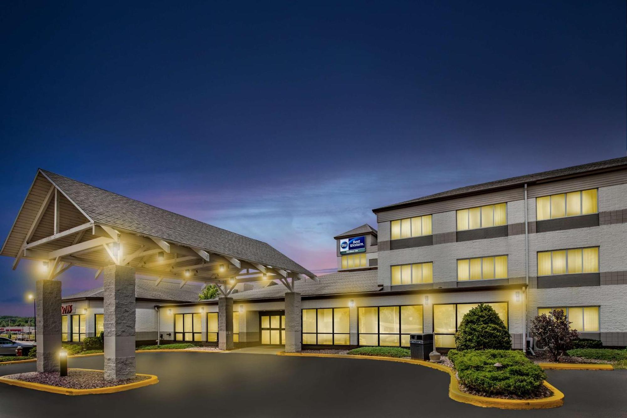 Best Western Baraboo Inn Exterior photo